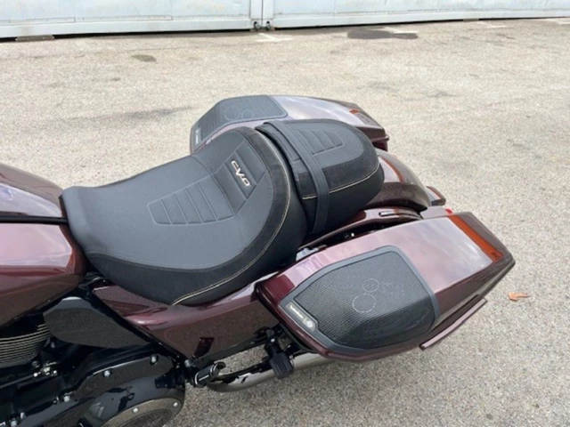 Harley-Davidson CVO Street Glide FLHXSE (rot) - Bild 12