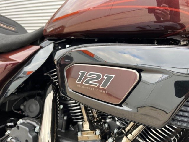 Harley-Davidson CVO Street Glide FLHXSE (rot) - Bild 17