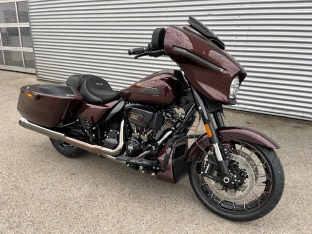 Harley-Davidson CVO Street Glide FLHXSE (rot) - Bild 3