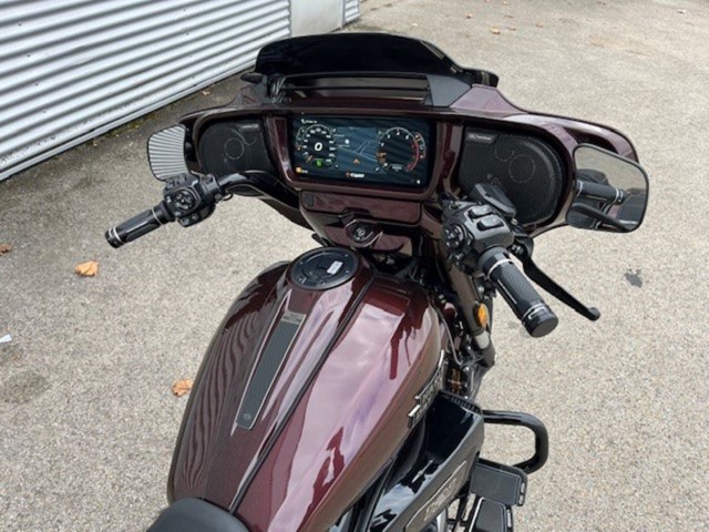 Harley-Davidson CVO Street Glide FLHXSE (rot) - Bild 4