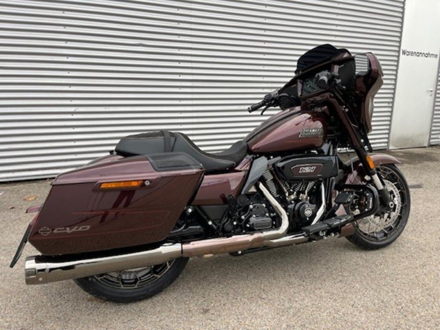 Harley-Davidson CVO Street Glide FLHXSE (rot) - Bild 7