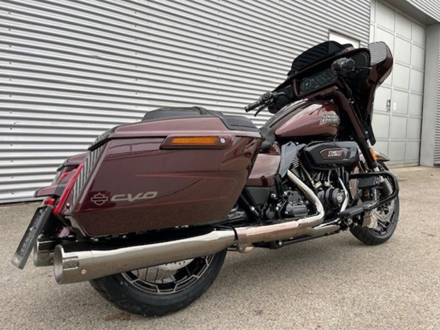 Harley-Davidson CVO Street Glide FLHXSE (rot) - Bild 8