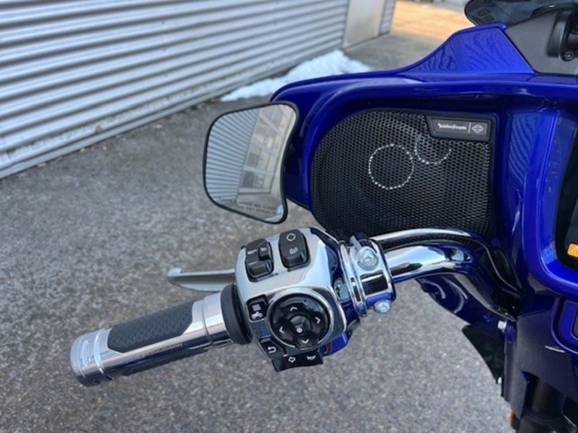 Harley-Davidson CVO Street Glide FLHXSE (blau) - Bild 13