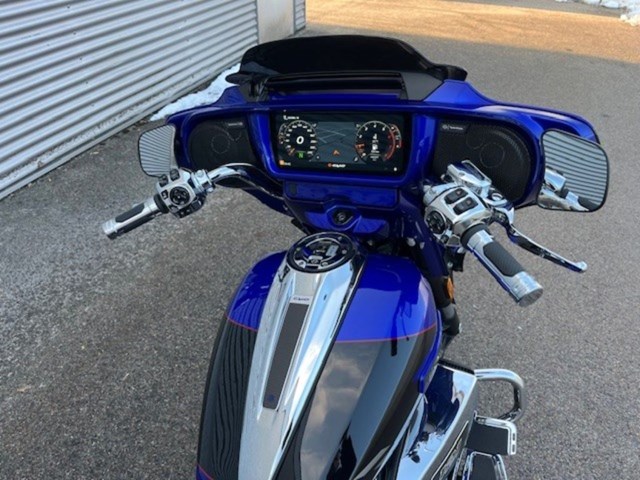 Harley-Davidson CVO Street Glide FLHXSE (blau) - Bild 5