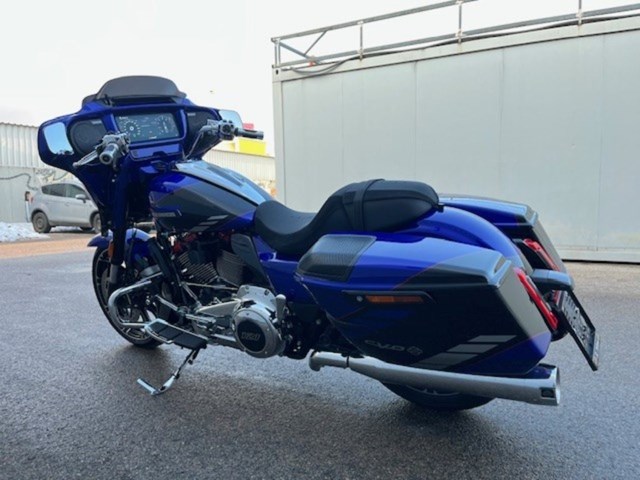 Harley-Davidson CVO Street Glide FLHXSE (blau) - Bild 9