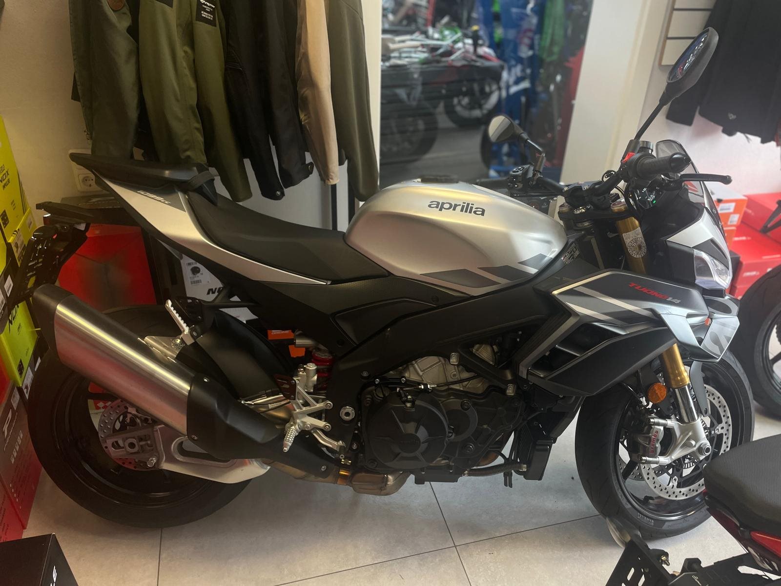 Aprilia Tuono V4 1100