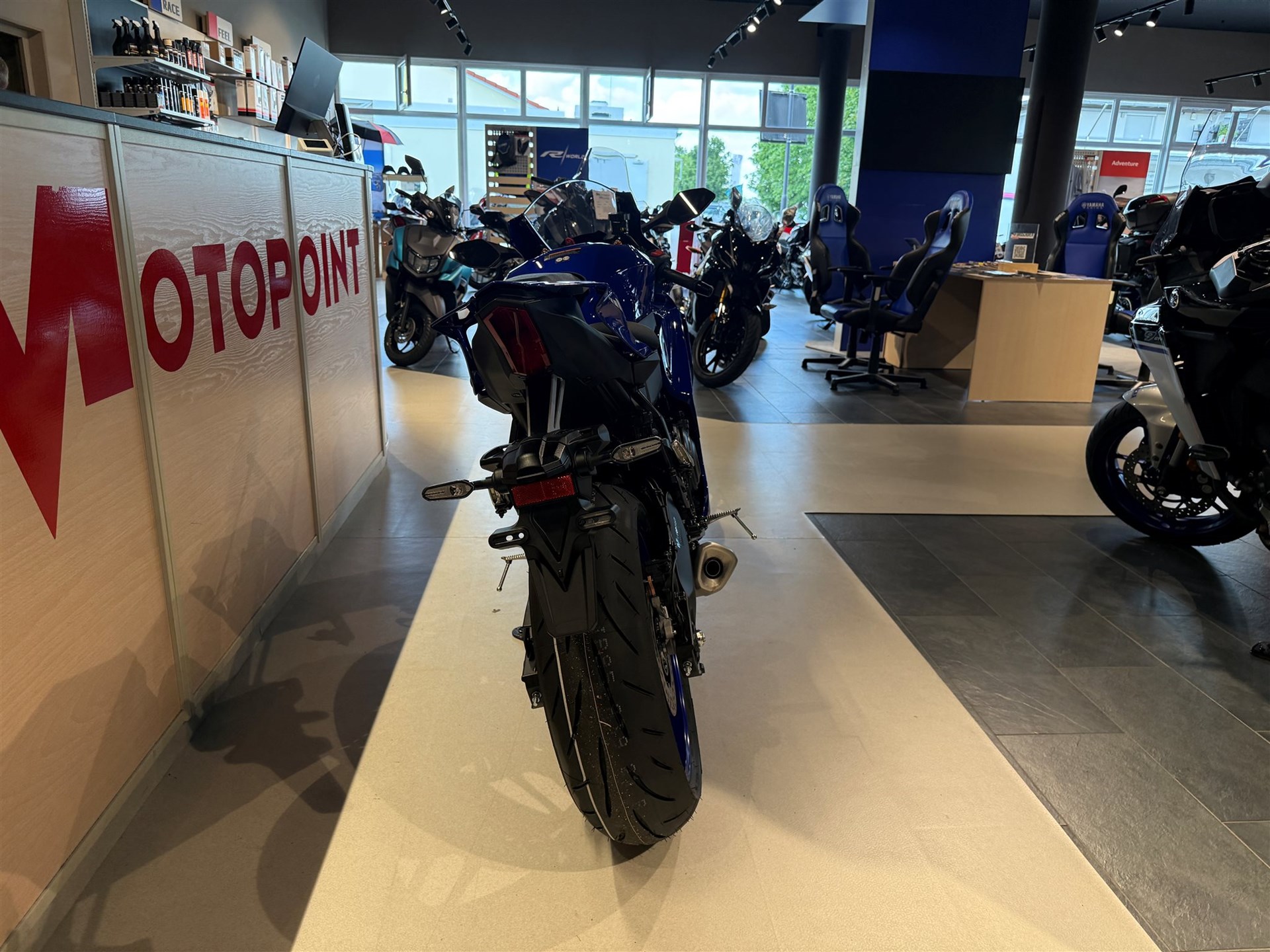 Yamaha R7