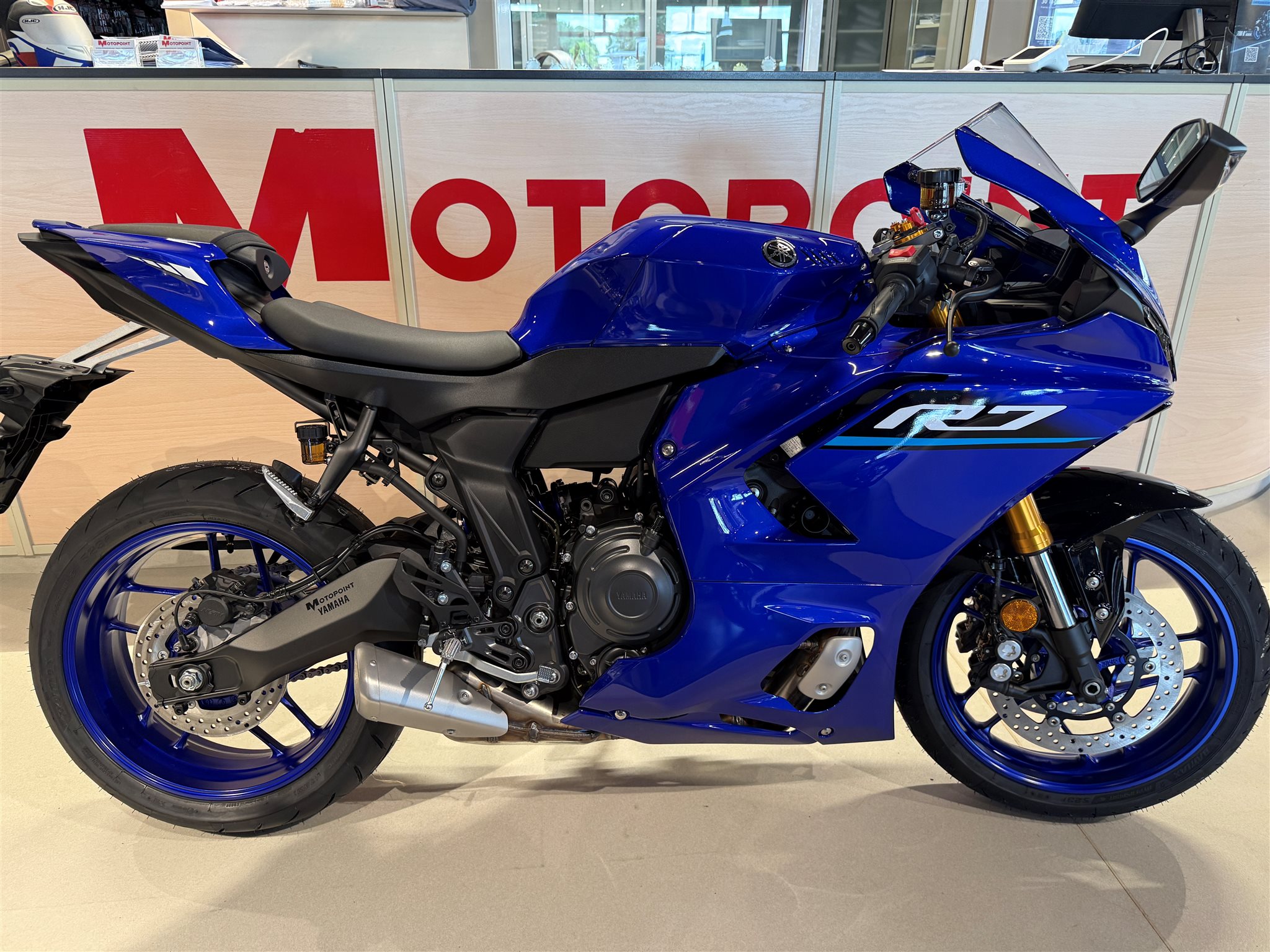 Yamaha R7