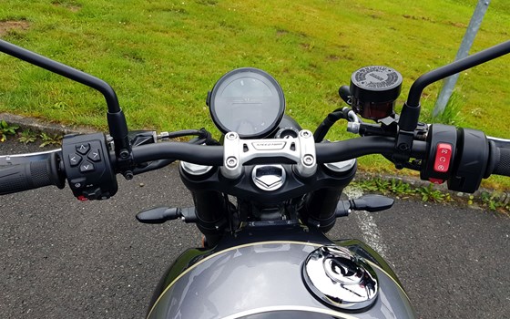 Gebrauchtmotorrad Triumph Speed Twin 900 - Bild 3