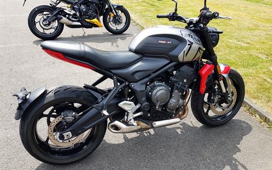 Gebrauchtmotorrad Triumph Trident 660 - Bild 9