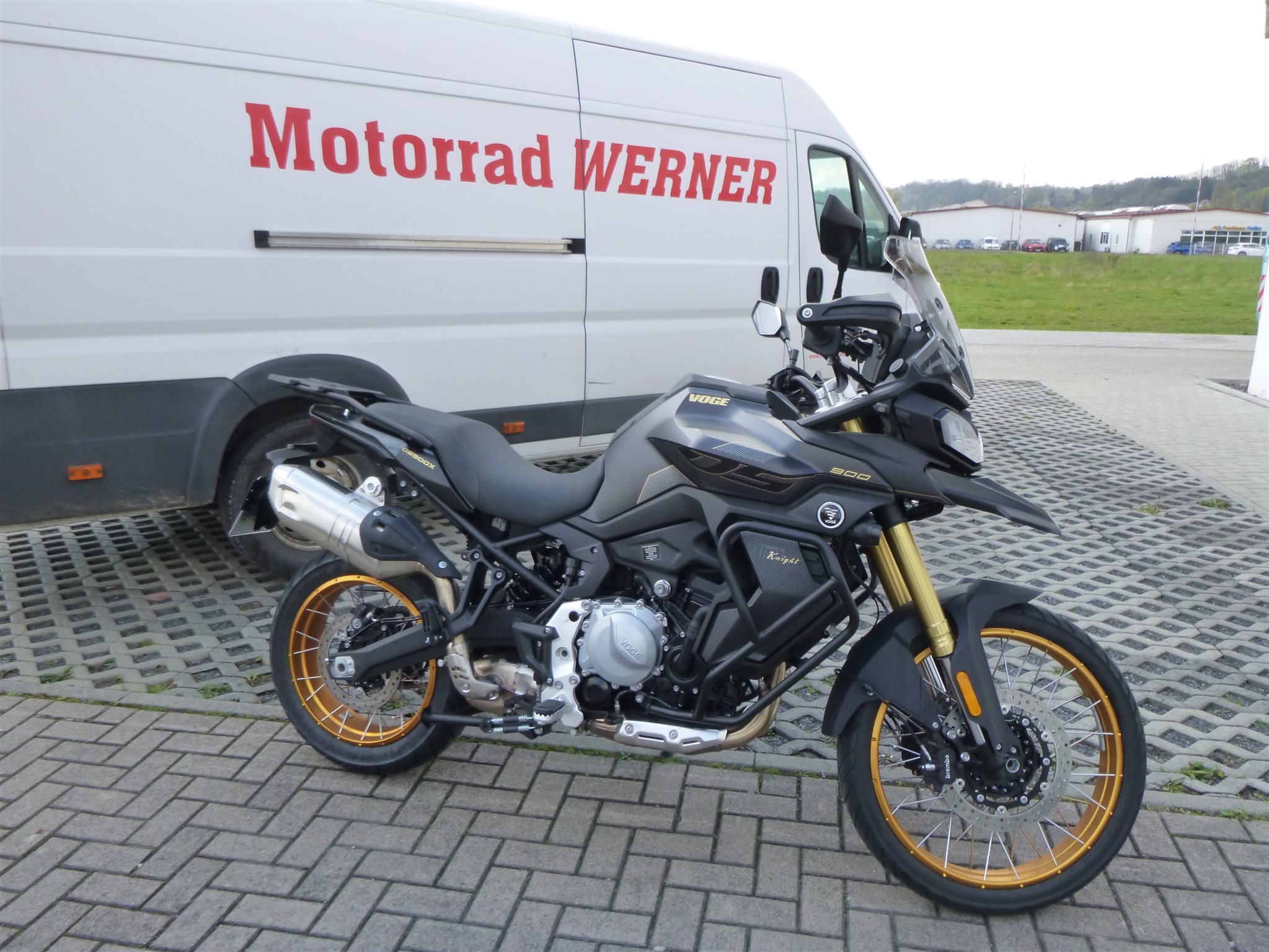 Voge DS900X