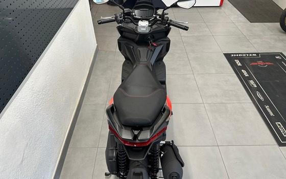 Motorrad Occasion Aprilia SR GT 125 - Bild 13