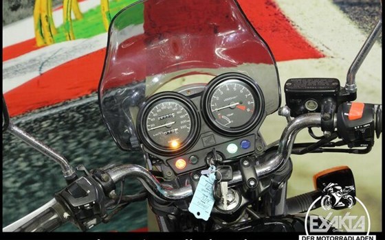 Gebrauchtmotorrad Honda NTV 650 Revere - Bild 10