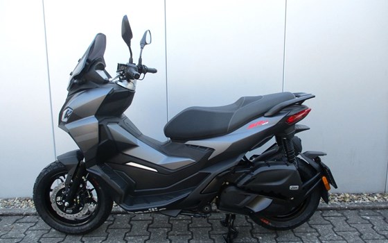 Neufahrzeug Aprilia SR GT 125 - Bild 4