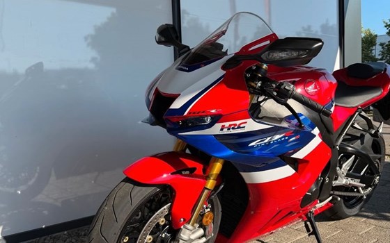 Gebrauchtmotorrad Honda CBR1000RR-R Fireblade SP - Bild 4