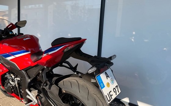 Gebrauchtmotorrad Honda CBR1000RR-R Fireblade SP - Bild 5