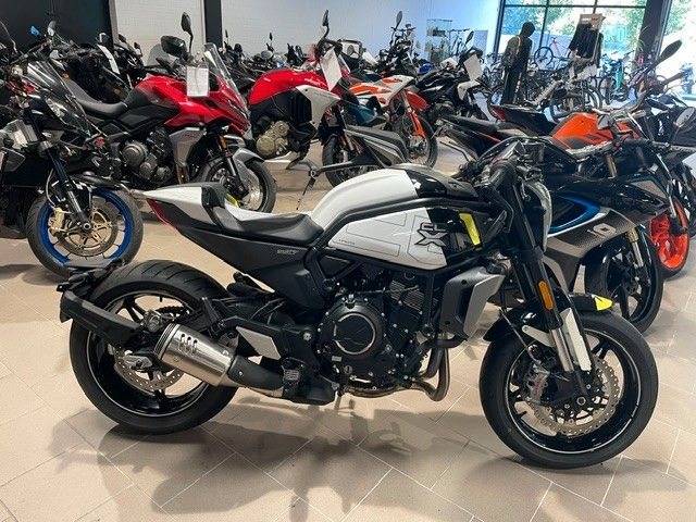 CFMOTO 700CL-X Sport