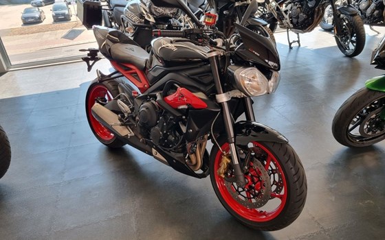 Gebrauchtmotorrad Triumph Street Triple - Bild 1