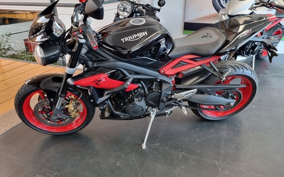 Gebrauchtmotorrad Triumph Street Triple - Bild 3