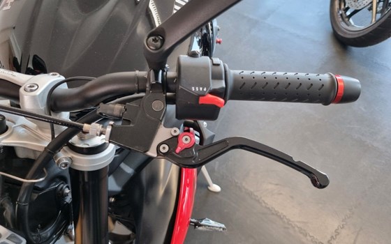 Gebrauchtmotorrad Triumph Street Triple - Bild 4