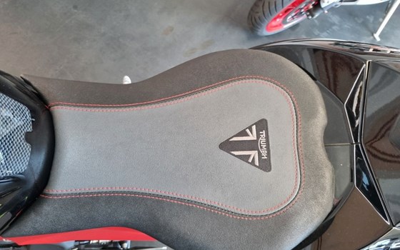 Gebrauchtmotorrad Triumph Street Triple - Bild 6