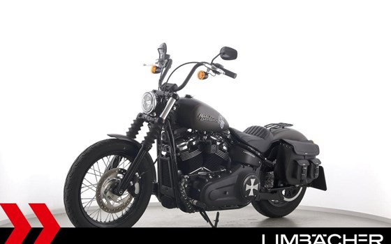 Gebrauchtmotorrad Harley-Davidson Softail Street Bob FXBB - Bild 4