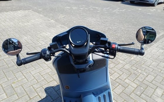 Neufahrzeug Vespa GTV 310 Officina 8 - Bild 10