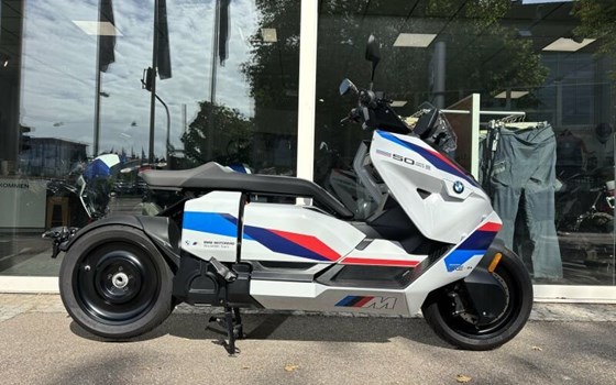 Gebrauchtmotorrad BMW CE 04 - Bild 2