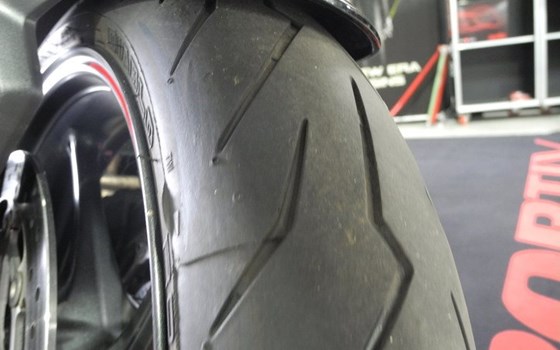 Gebrauchtmotorrad Triumph Street Triple R - Bild 10