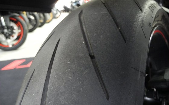 Gebrauchtmotorrad Triumph Street Triple R - Bild 9