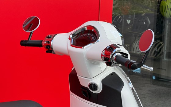 Neufahrzeug Vespa GTS 310 - Bild 6