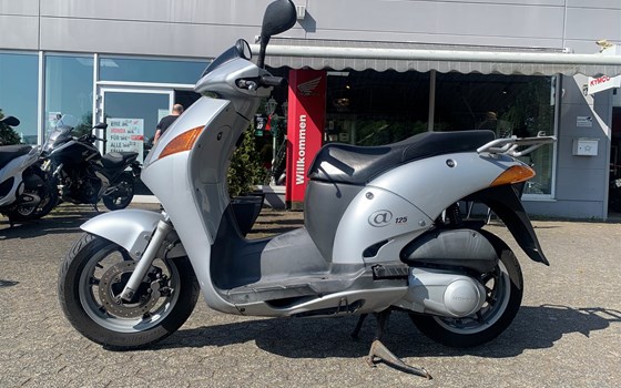 Gebrauchtmotorrad Honda @ 125 / NES 125 - Bild 2