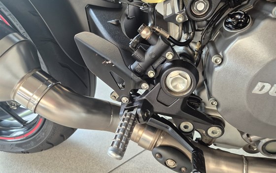 Gebrauchtmotorrad Ducati Monster 1100 Evo - Bild 9