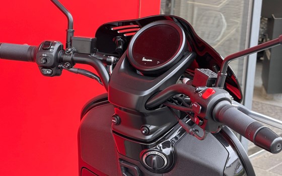 Offerta Vespa GTV 300 - Immagine 10