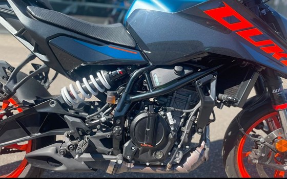 Gebrauchtmotorrad KTM 125 Duke - Bild 4