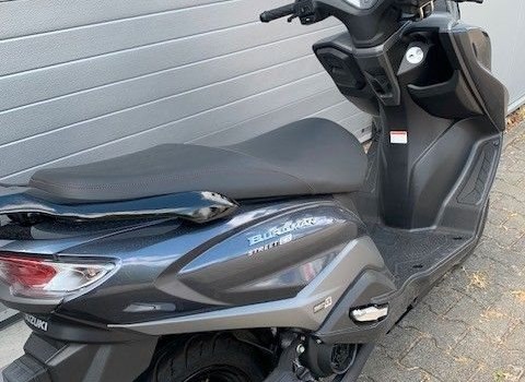 Gebrauchtmotorrad Suzuki Burgman 125 - Bild 4