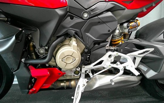 Gebrauchtmotorrad Ducati Streetfighter V4 S - Bild 10