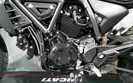Gebrauchtmotorrad Ducati Scrambler Icon Dark - Bild 11