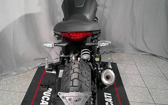 Gebrauchtmotorrad Ducati Scrambler Icon Dark - Bild 4