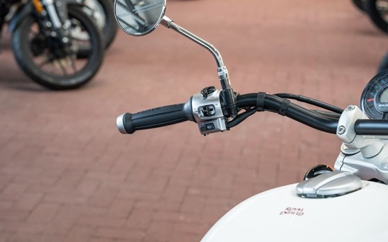 Gebrauchtmotorrad Royal Enfield Super Meteor 650 - Bild 19