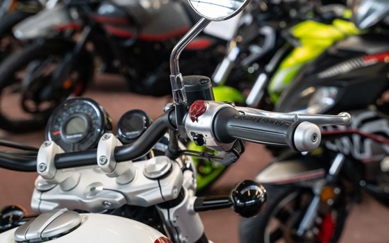 Gebrauchtmotorrad Royal Enfield Super Meteor 650 - Bild 21