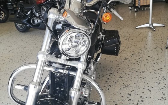 Gebrauchtmotorrad Harley-Davidson Sportster XL 1200C Custom - Bild 3