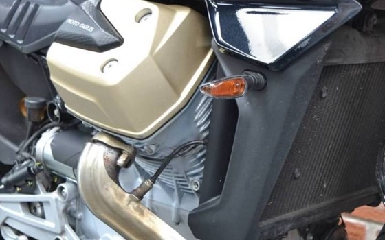 Gebrauchtmotorrad Moto Guzzi V100 Mandello S - Bild 3
