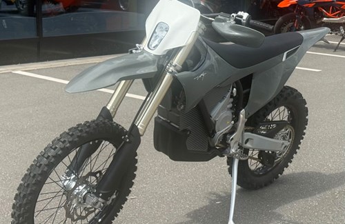 Gebrauchtmotorrad Stark Future Varg EX