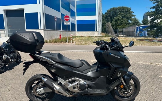 Gebrauchtmotorrad Honda Forza 750 - Bild 6