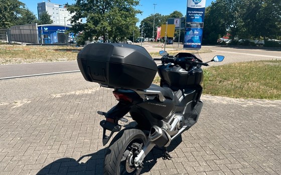 Gebrauchtmotorrad Honda Forza 750 - Bild 8