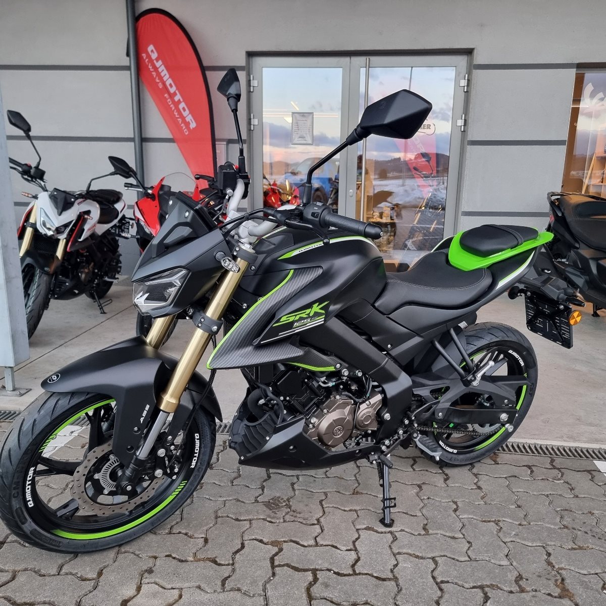 QJ Motor SRK 125 S