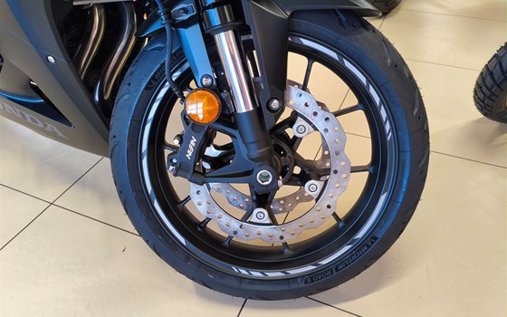 Gebrauchtmotorrad Honda CBR500R E-Clutch - Bild 9