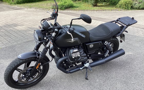 Gebrauchtmotorrad Moto Guzzi V7 Stone - Bild 1