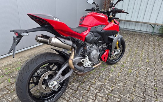 Gebrauchtmotorrad Ducati Streetfighter V2 S - Bild 3